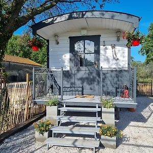 https://villa-cerisier-climatise-la-campagne.fr-provencehotel.com